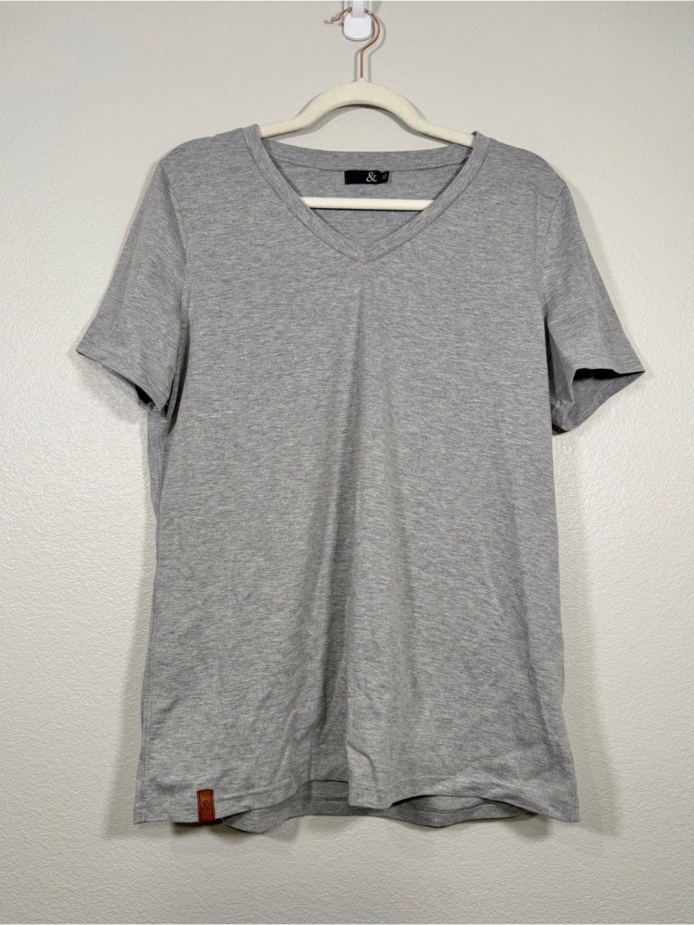 NWT AMPERSAND AVE Shirt Lulu Tee Basic V-Neck T-Shirt Grey Short Sleeve Women XL